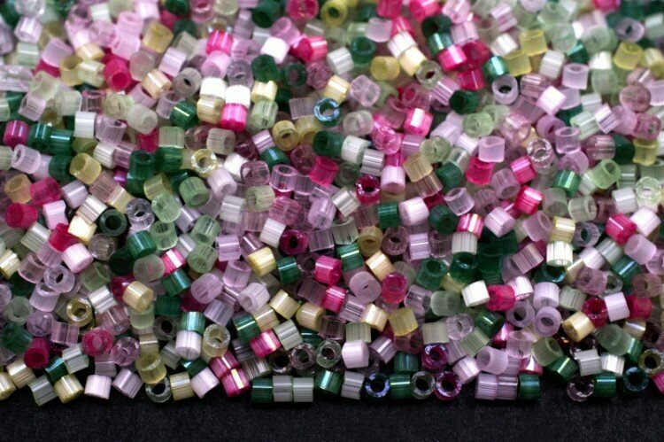 Бисер японский MIYUKI Delica цилиндр 11/0 DB-MIX9103 розы, шелковый сатин, 5 грамм