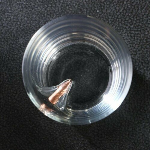 Стакан для виски с пулей