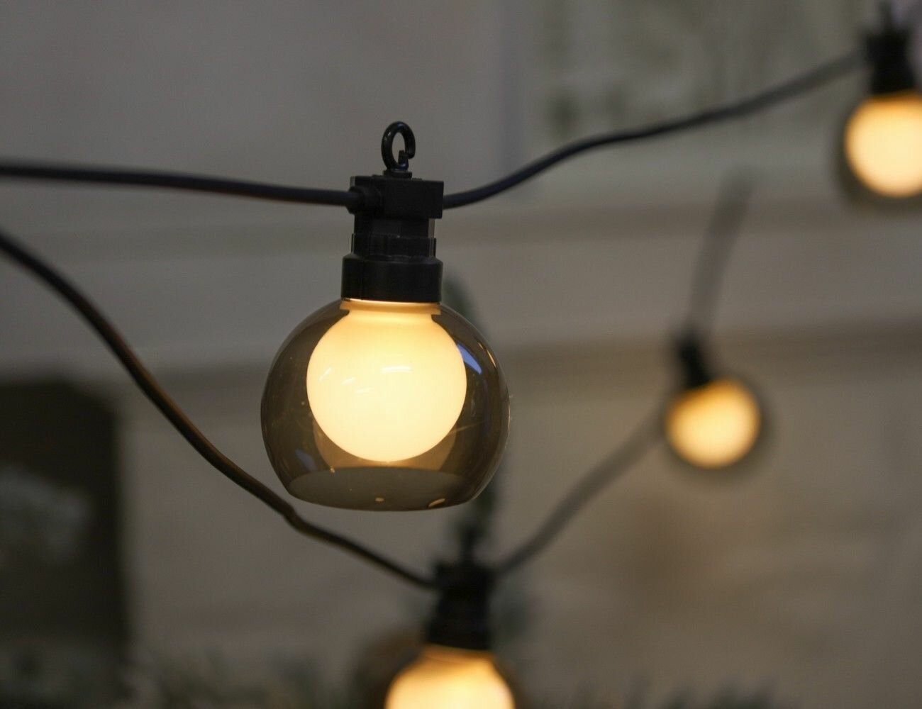 Гирлянда из лампочек для уличного зонта RETRO ROMANCE, 20 теплых белых LED-ламп, 8 нитей по 1.2 м, черный ПВХ, уличная, Kaemingk 490085