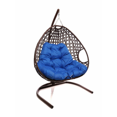 Подвесное кресло с ротангом Для двоих Люкс коричневое с синей подушкой M-GROUP коричневое подвесное кресло круглое с ротангом с бордовой подушкой