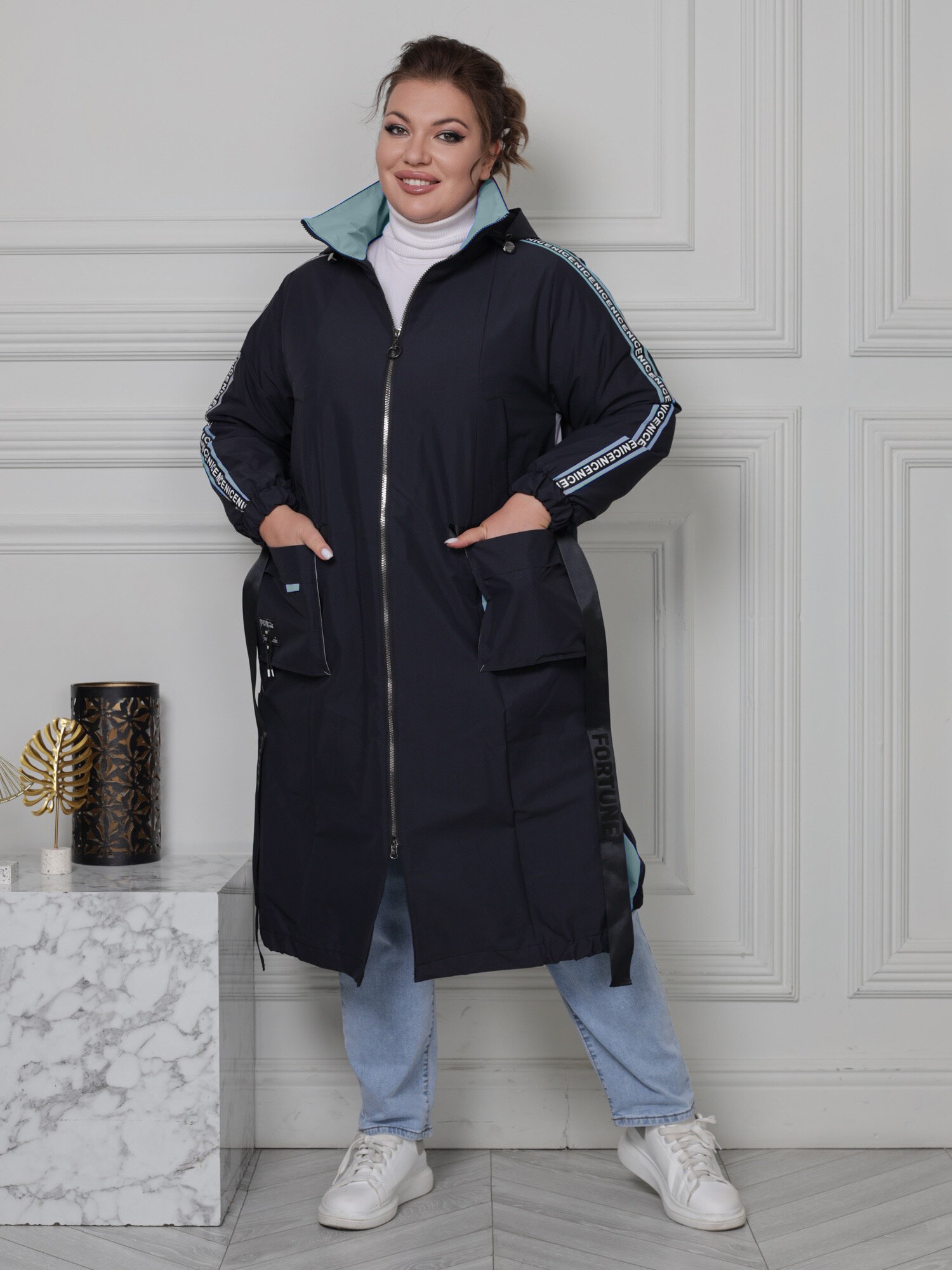 Женское пальто с цветными вставками,голубой,66 размер,бренд Karmelstyle,модель большого размера
