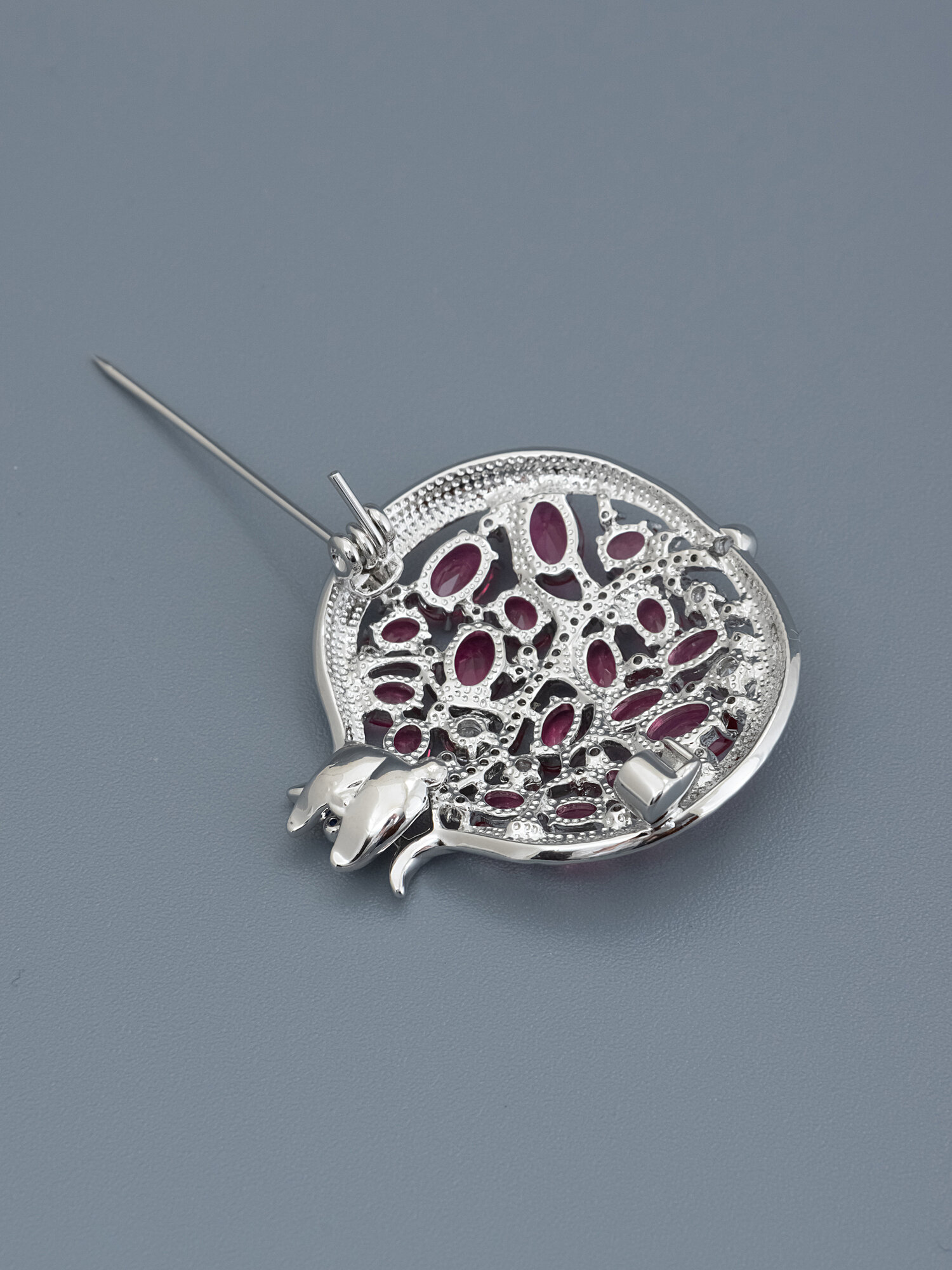 Брошь ЖемАрт, кристалл, 1 шт., серебряный, розовый — фото 1