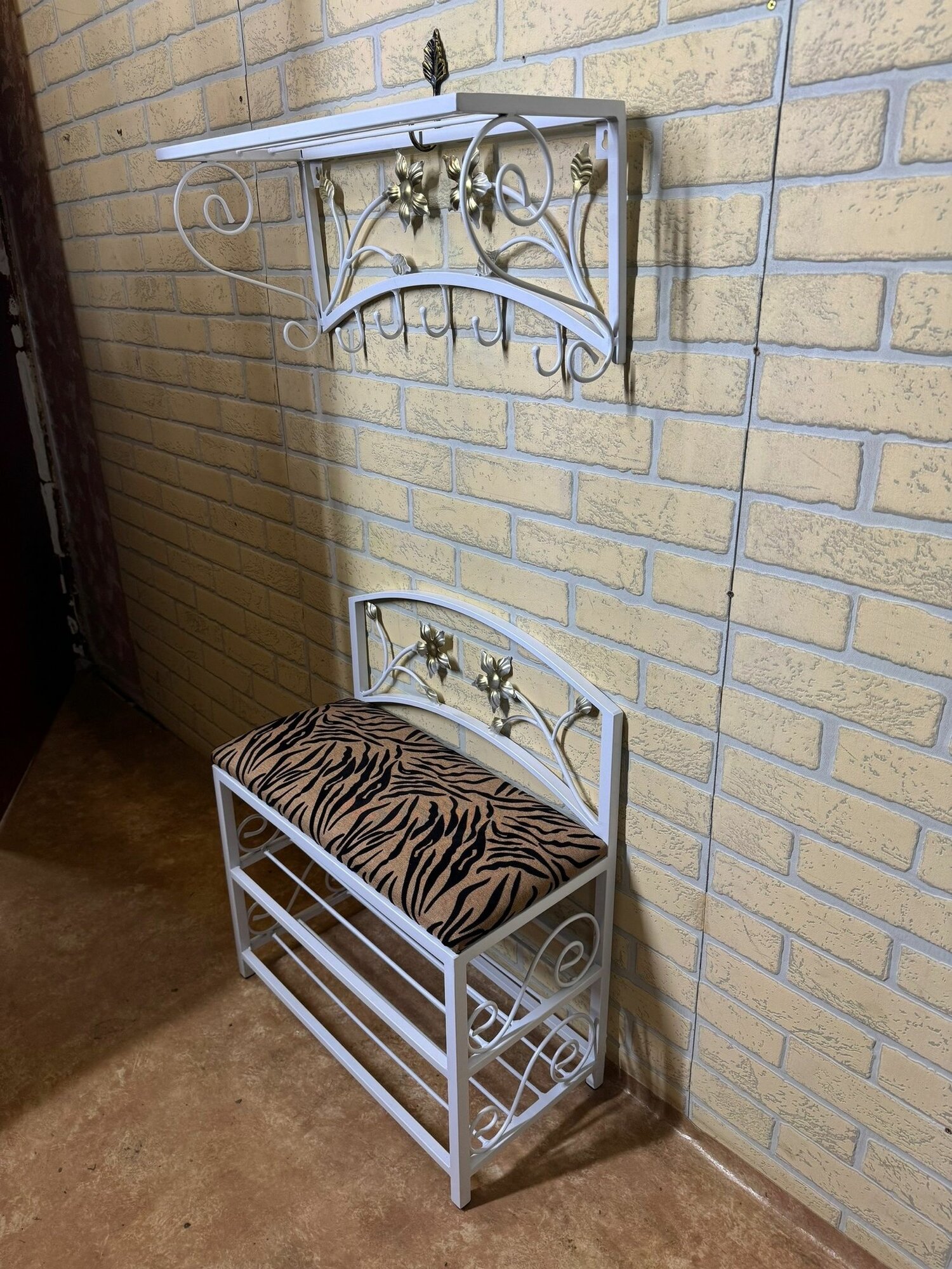 Кованая прихожая, Студия кованой мебели Нива, цвет белый/бежевый/черный — фото 1