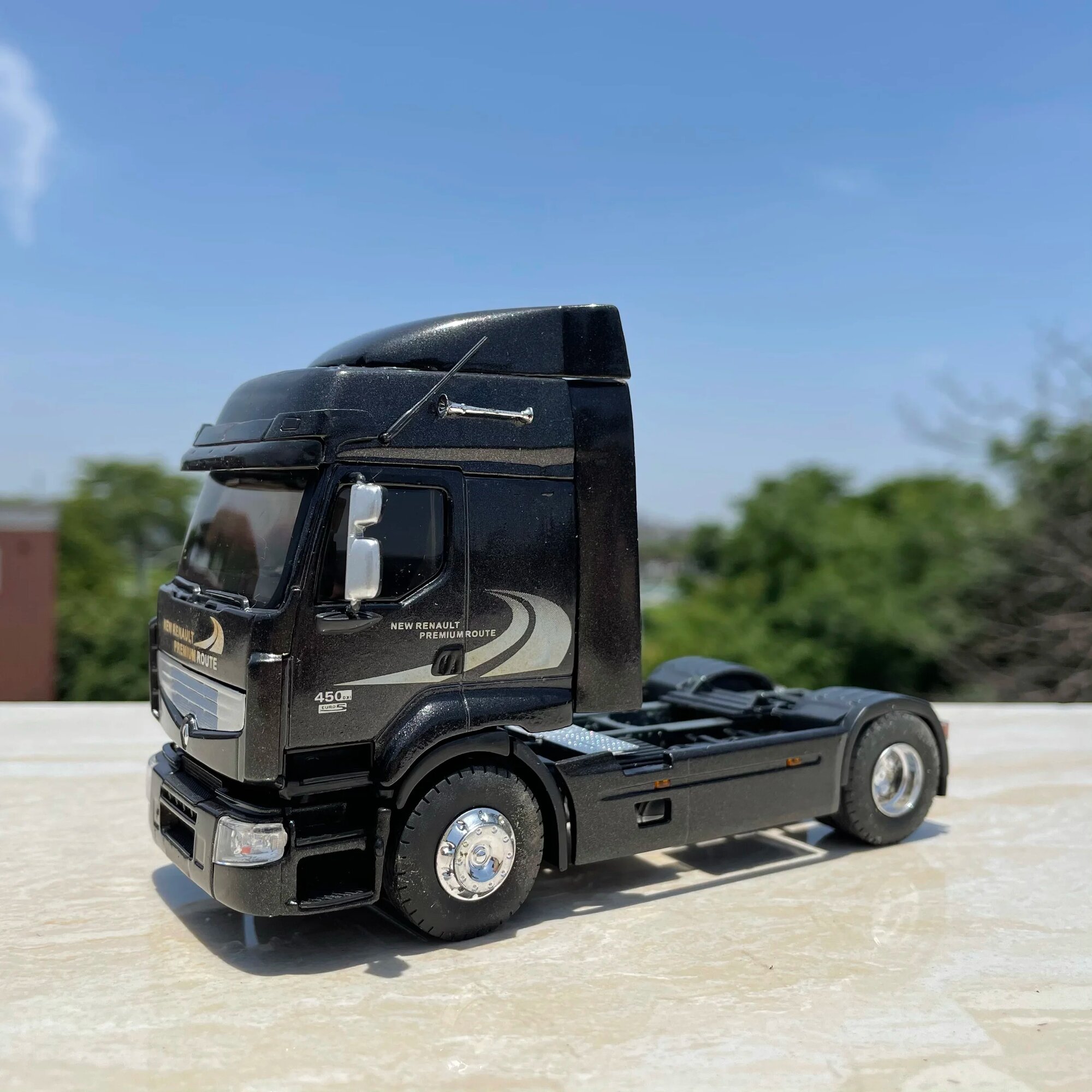 WELLY Детаст 1:43 Масштаб Renault Truck Краска имеет пузырьковый сплав, Черный