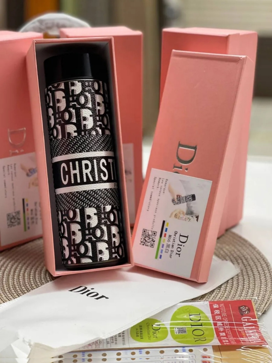 Christian Dior Термос градусный, в подарочной коробке отличный готовый подарок в упаковке