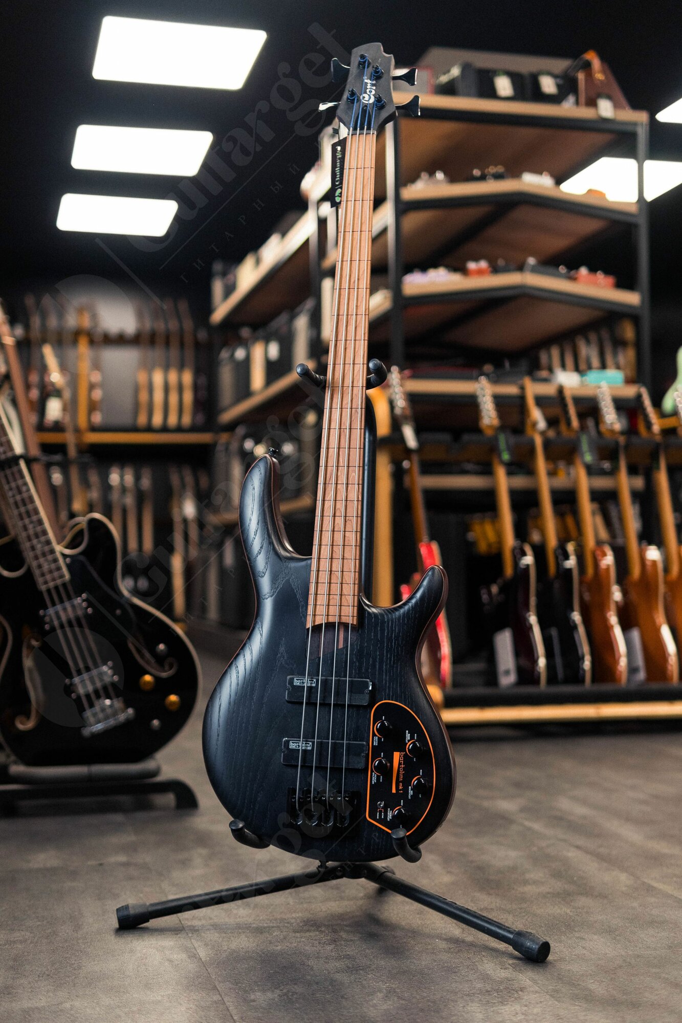 Бас-гитара Cort B4FL-Element-OPTB безладовая