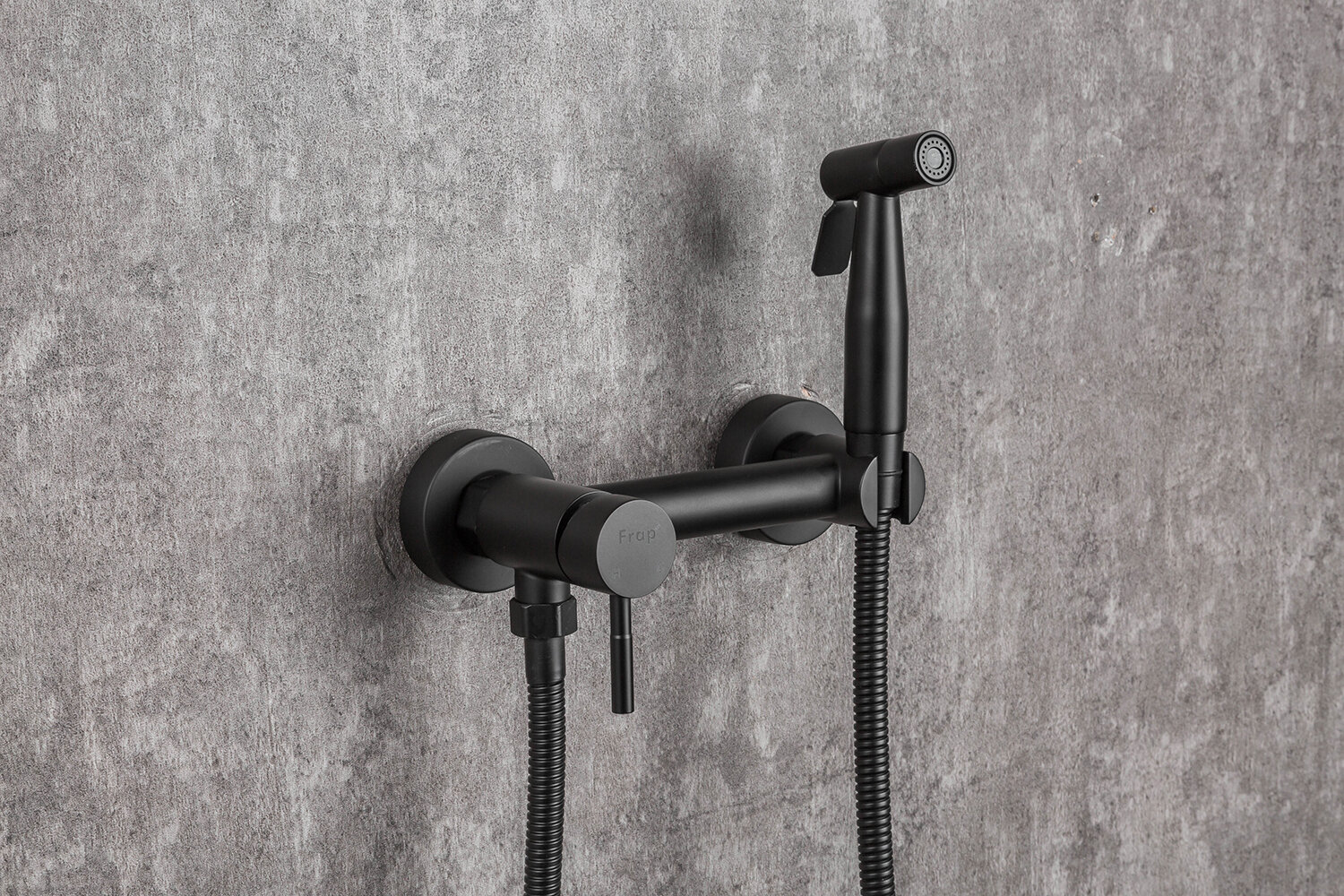 Смеситель для биде с гигиеническим душем Frap F7503-6 черный матовый