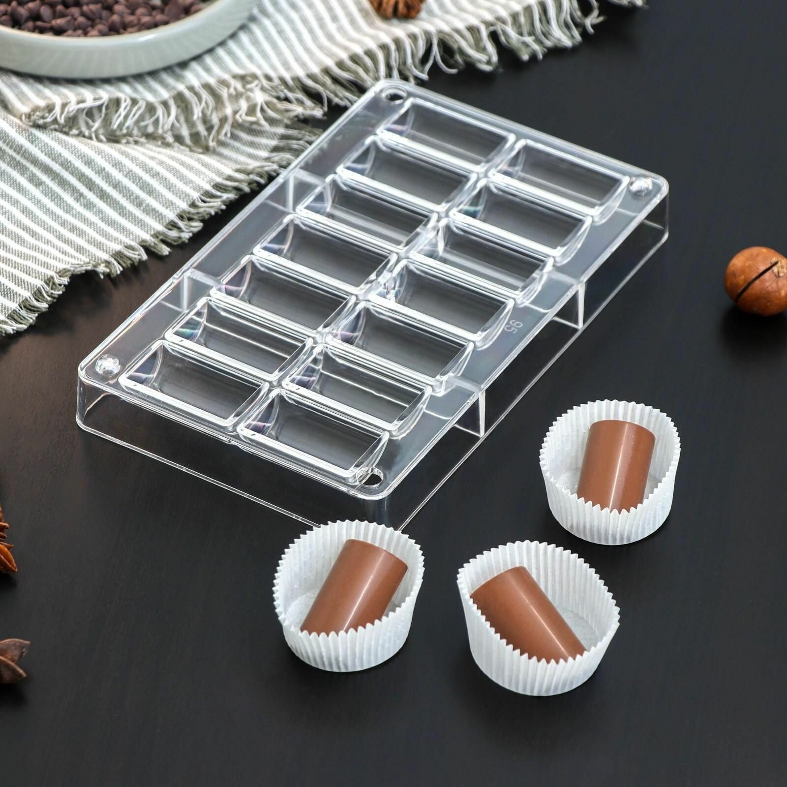 Форма для шоколада и конфет Батончик, 14 ячеек, 20x12x2,5 см, ячейка 4х2,2х1,5 см