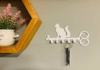 Ключница настенная металлическая, 5 крючков, декоративная "Кошка", 10х20см, белая
