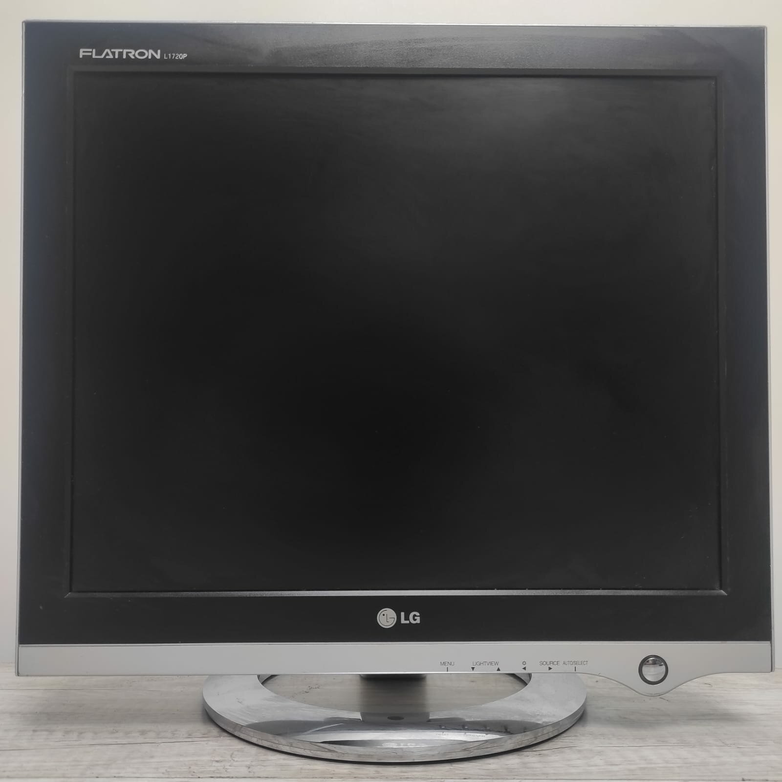 17" Монитор LG Flatron L1720P, 1280x1024, 75 Гц