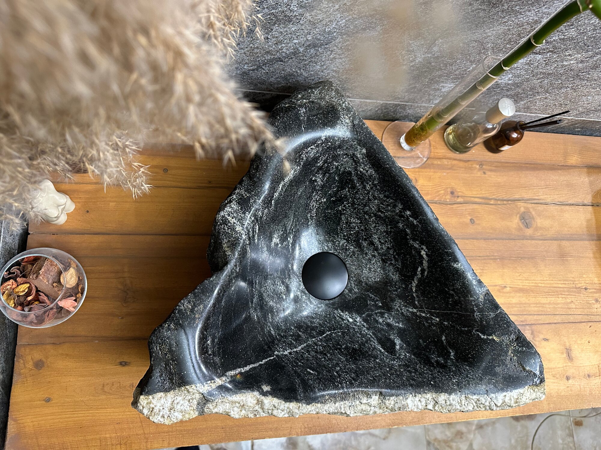 Раковина из натурального камня Black Swan, Dirty Black (48x45)