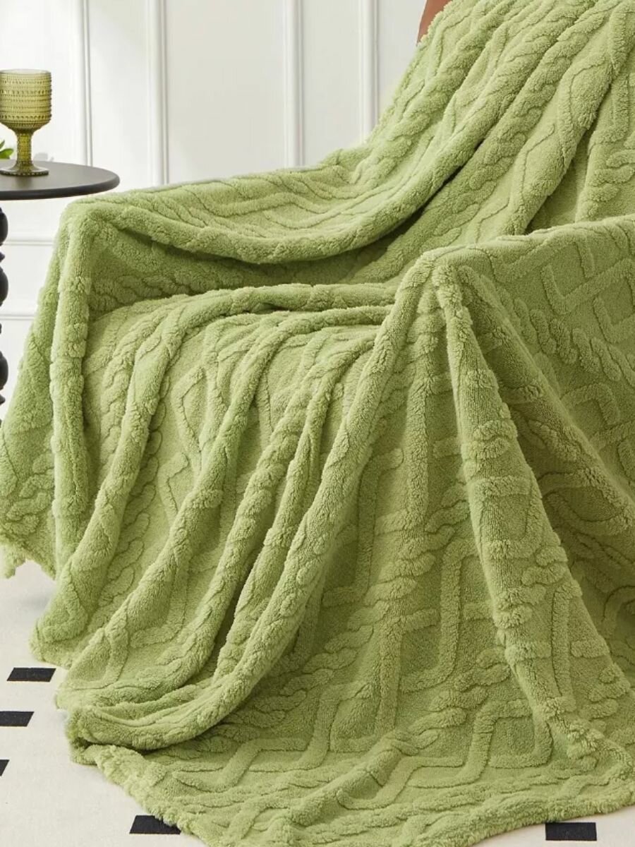 фото Плед Покрывало 200x230 Плюшевый (декор в стиле вязаной косички)