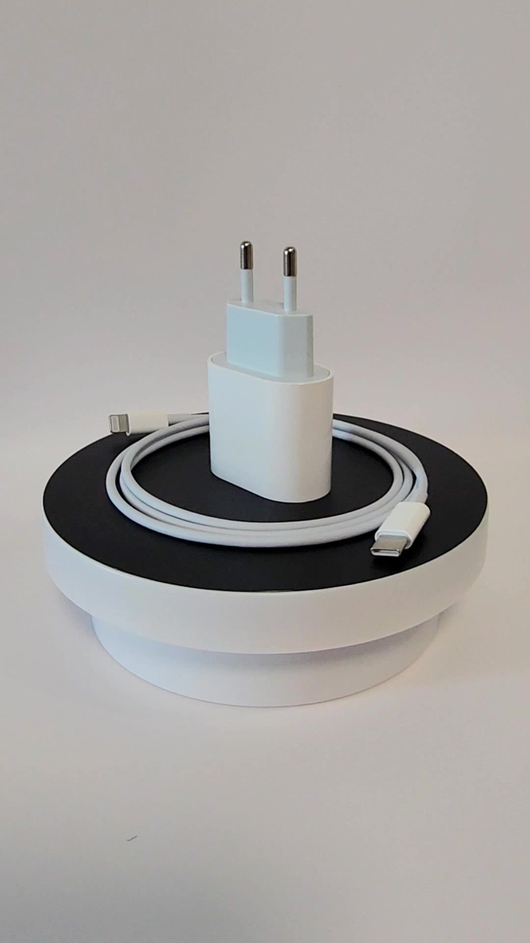 Сетевое зарядное устройство ISA HS15 PD 20W + кабель/Быстрая зарядка/iPhone /iPad /кабель Type-C - Lighting 20W в комплекте — фото 1