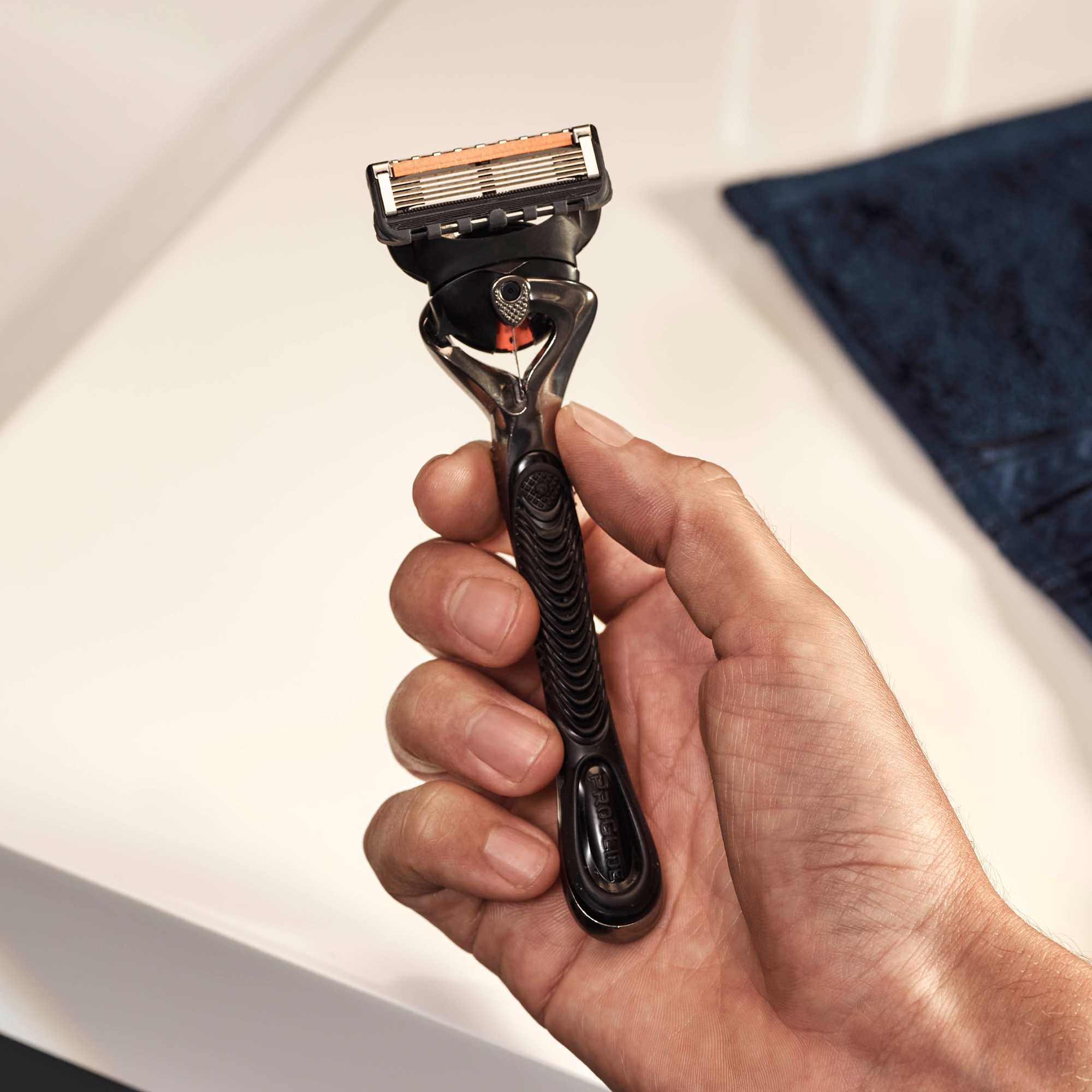 Gillette Fusion5 ProGlide Мужская Бритва , 1 кассета, с 5 лезвиями  с углеродным покрытием, с технологией FlexBall, с триммером