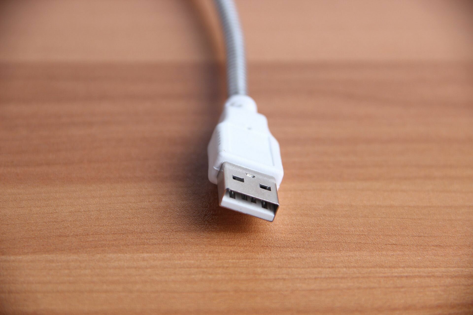 Компактный настольный мини USB вентилятор GSMIN гибкий портативный, работает от PowerBank, Ноутбука, Компьютера, 2шт (Белый) - фотография № 4