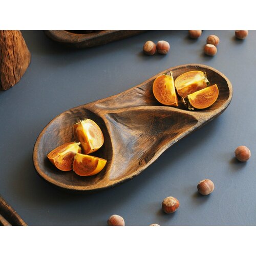 Деревянная тарелка в эко-стиле с тремя отсеками