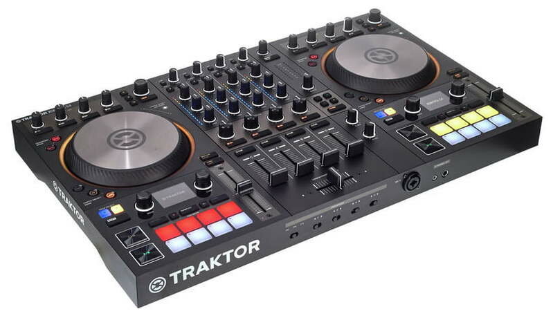 NATIVE INSTRUMENTS Traktor Kontrol S4 Mk3 - Контроллер