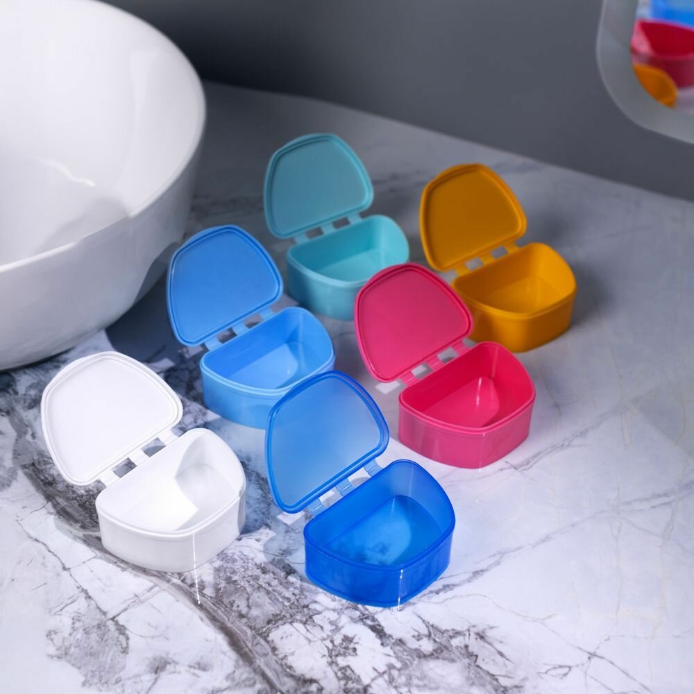 Контейнер Revyline Denture Box 04 для хранения зубных конструкций