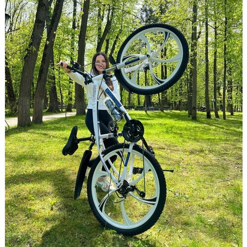 Велосипед Batler на литых дисках взрослыйподростковый 26 унисекс рама 19 белый 2050000₽