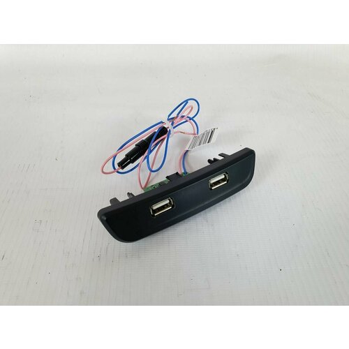 USB автомобильное зарядное устройство в штатное место (подлокотник) Lada Vesta подлокотник lada vesta экокожа чёрный
