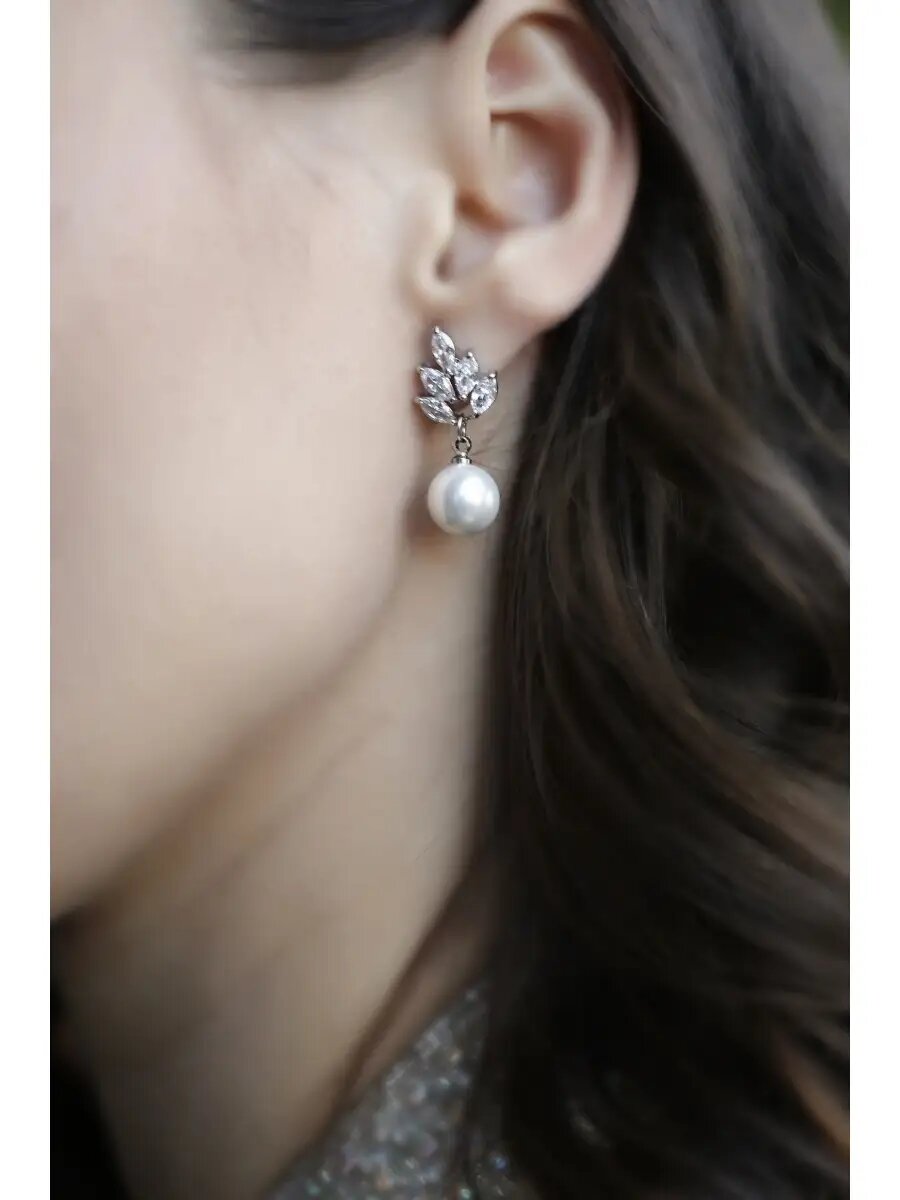 Серьги пусеты Romantic Wedding, жемчуг имитация, фианит, размер 30 мм, серебристый — фото 1