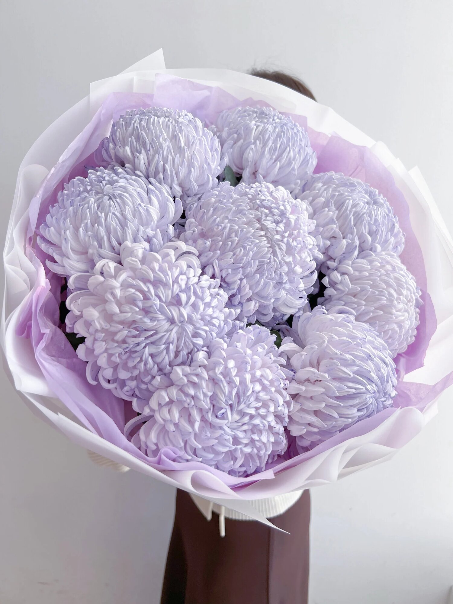 Букет из лавандовой пионовидной хризантемы - шарики 9 шт. от FlowersGo с доставкой до двери