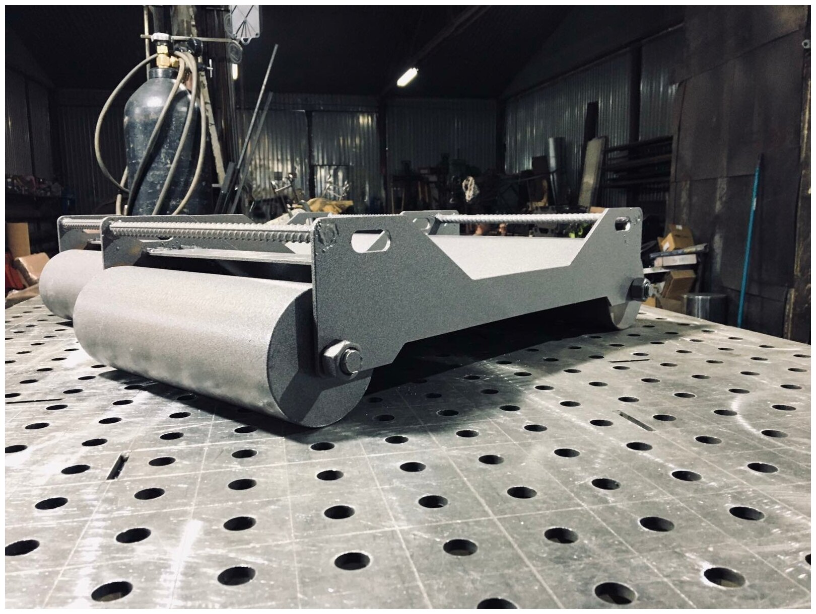 фото Тележка подкатная для эвакутора и автосервиса стенка 4 мм