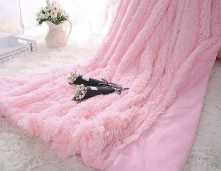 Плед пушистый на диван кровать Евро 200х220 травка розовая - фотография № 5