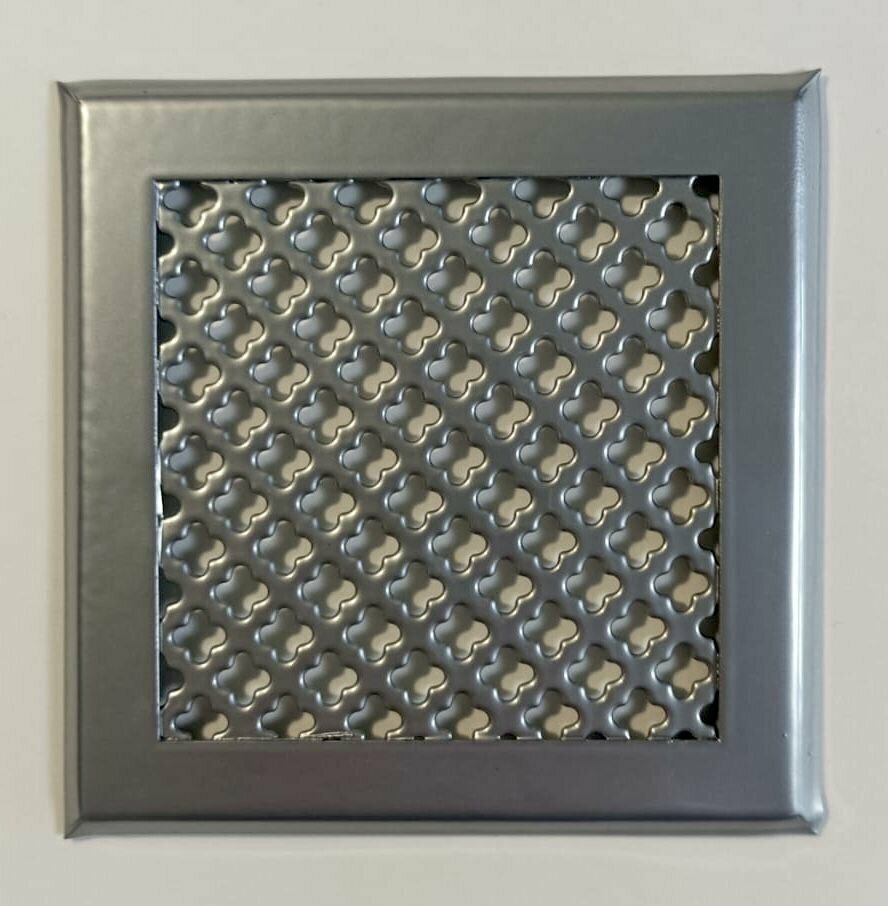 Вентиляционная решетка металлическая на магнитах 100х100мм, тип перфорации цветок, хром