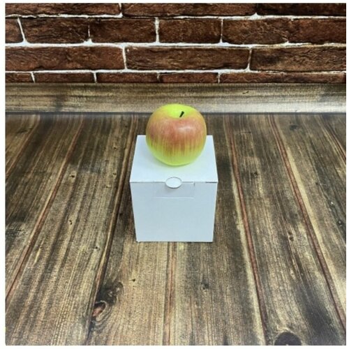 Коробка с откидной крышкой и замочком