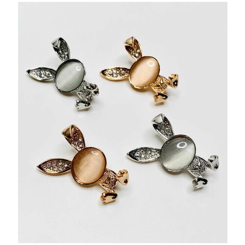 фото Брошь значок металлическая набор , новогодняя брошь, символ года 2023, новогодний кролик заяц серебристый, золотой с камнями, 4 шт acfox