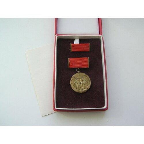 чехословакия медаль совет западно словацкого регионального национального комитета 30 лет 1975 г Чехословакия. Медаль 30 лет Словацкого восстания 1944 года.