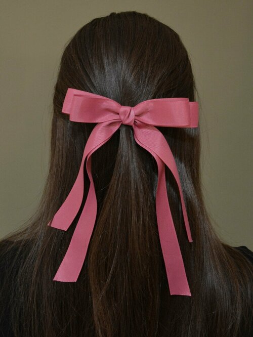 Пудрово-розовый репсовый бант для волос на заколке-автомат.