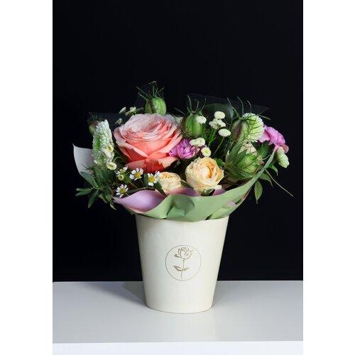 "Нигелла" - букет свежих цветов в коробке