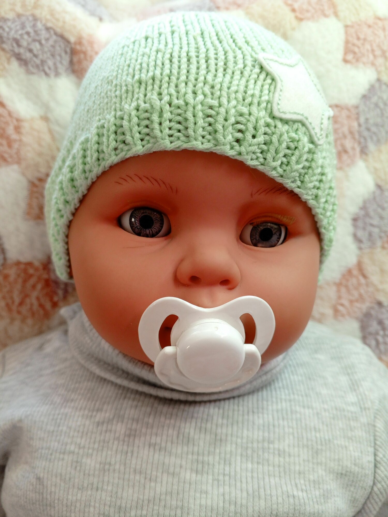 Шапочка вязаная для новорождённых ручной работы 6-9 ме