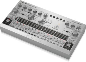 Аналоговая драм-машина Behringer RD-6-SR