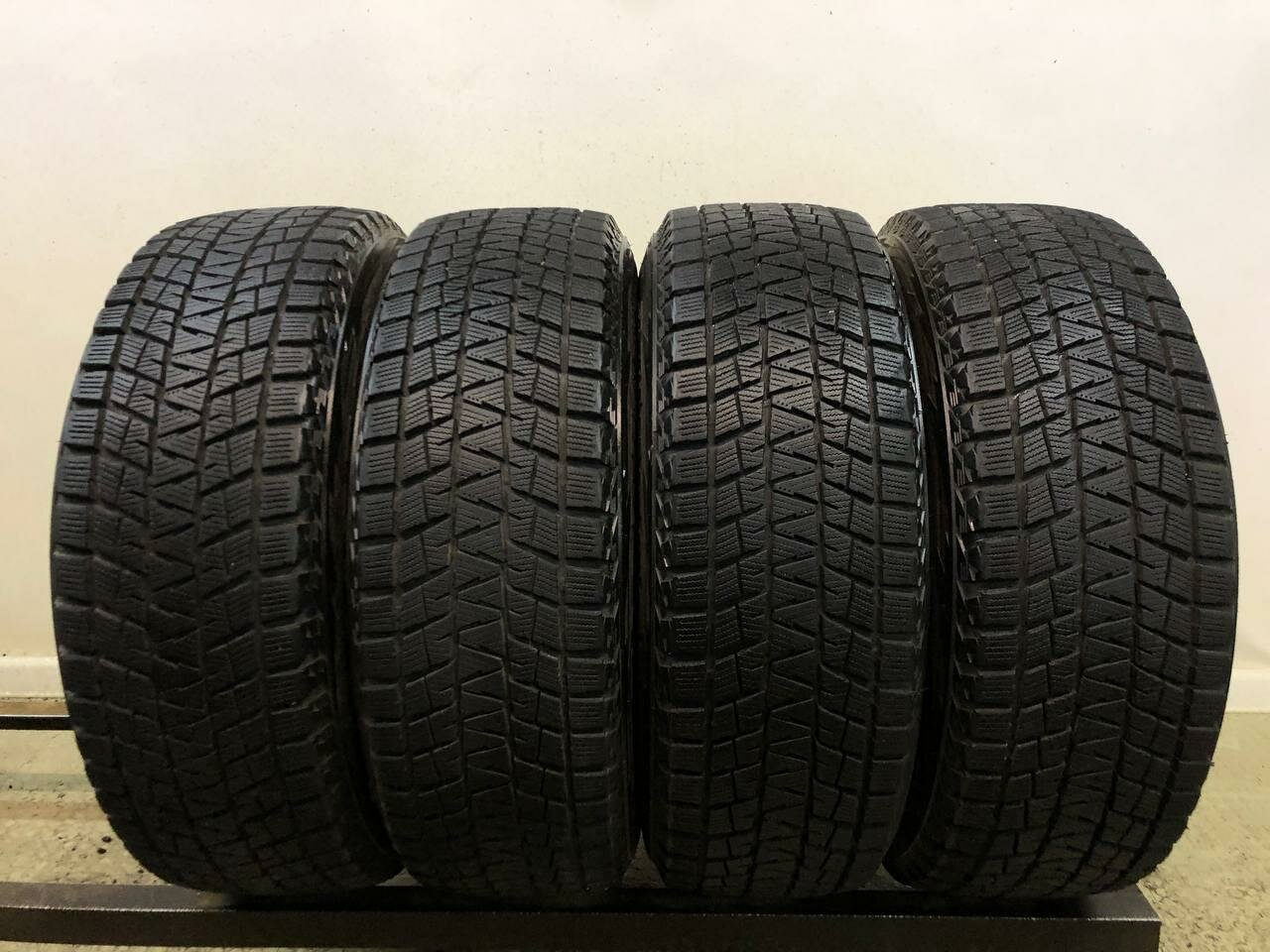 Bridgestone Blizzak DM-V1 215/65 R16 БУ Шины Зимние