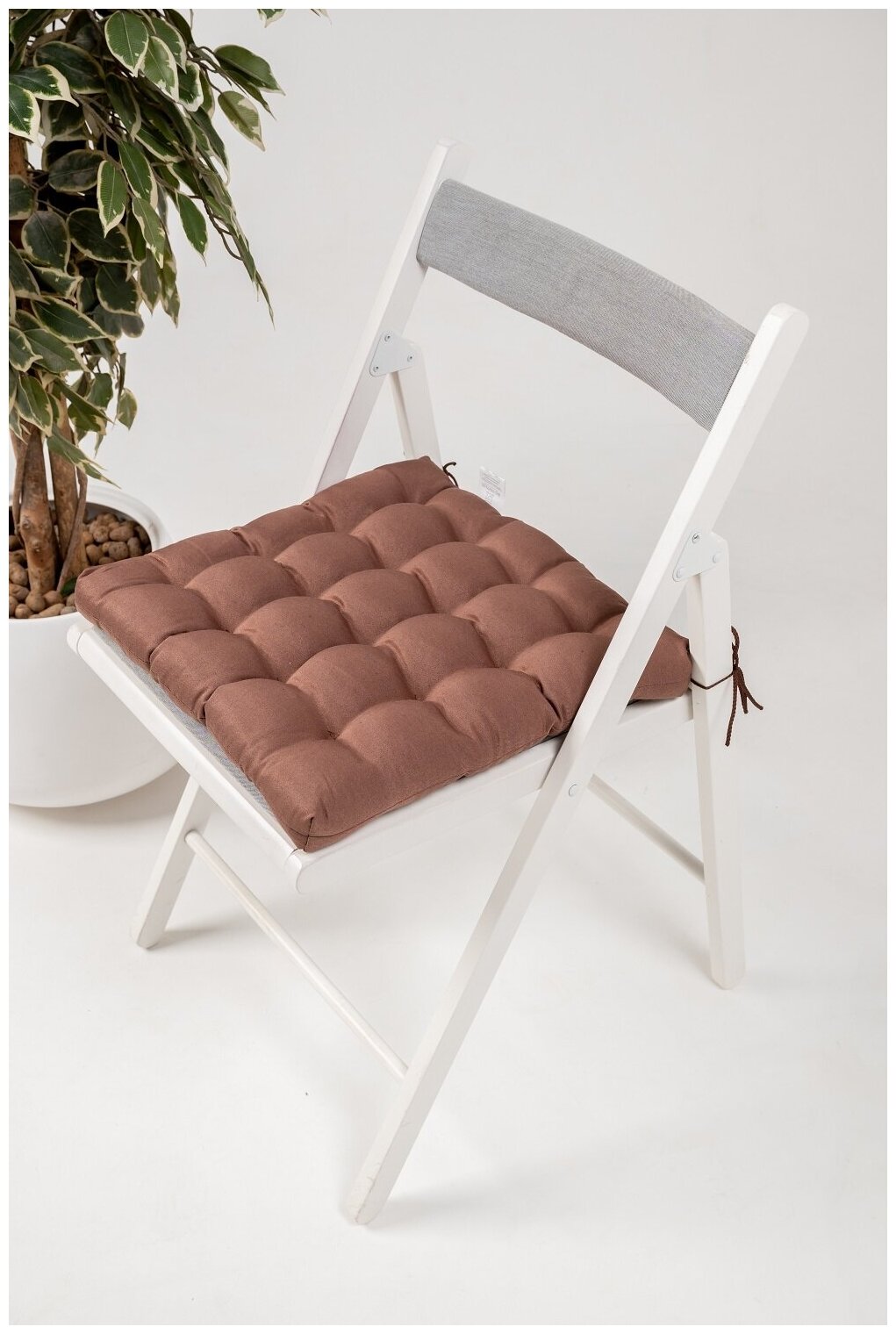 Подушка декоративная BIO-TEXTILES лофт 40*40 коричневая с лузгой гречихи с завязками на кресло стул скамью диван для садовой мебели качелей детская