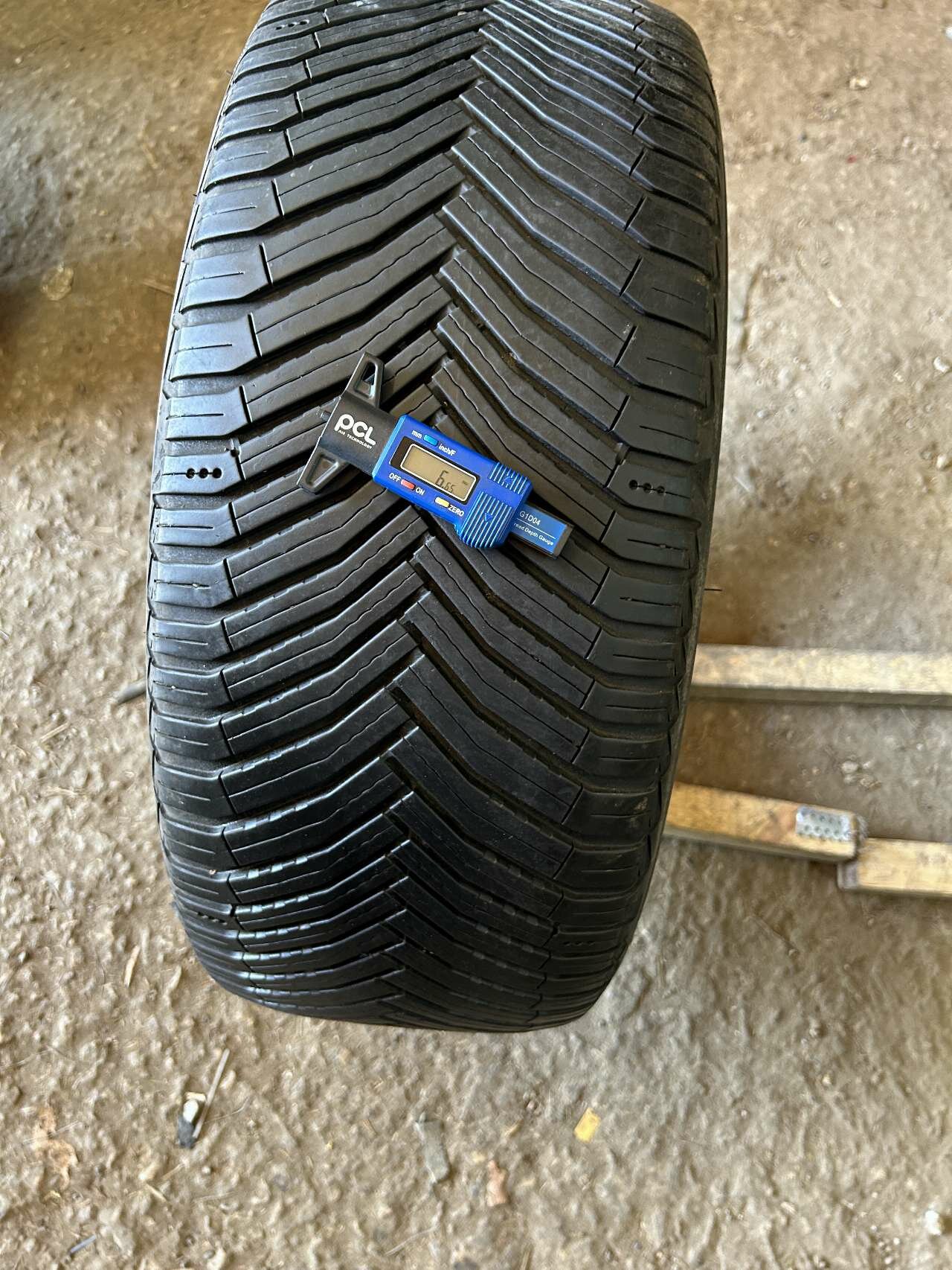 255/45 R19 104H Michelin CrossClimate 2