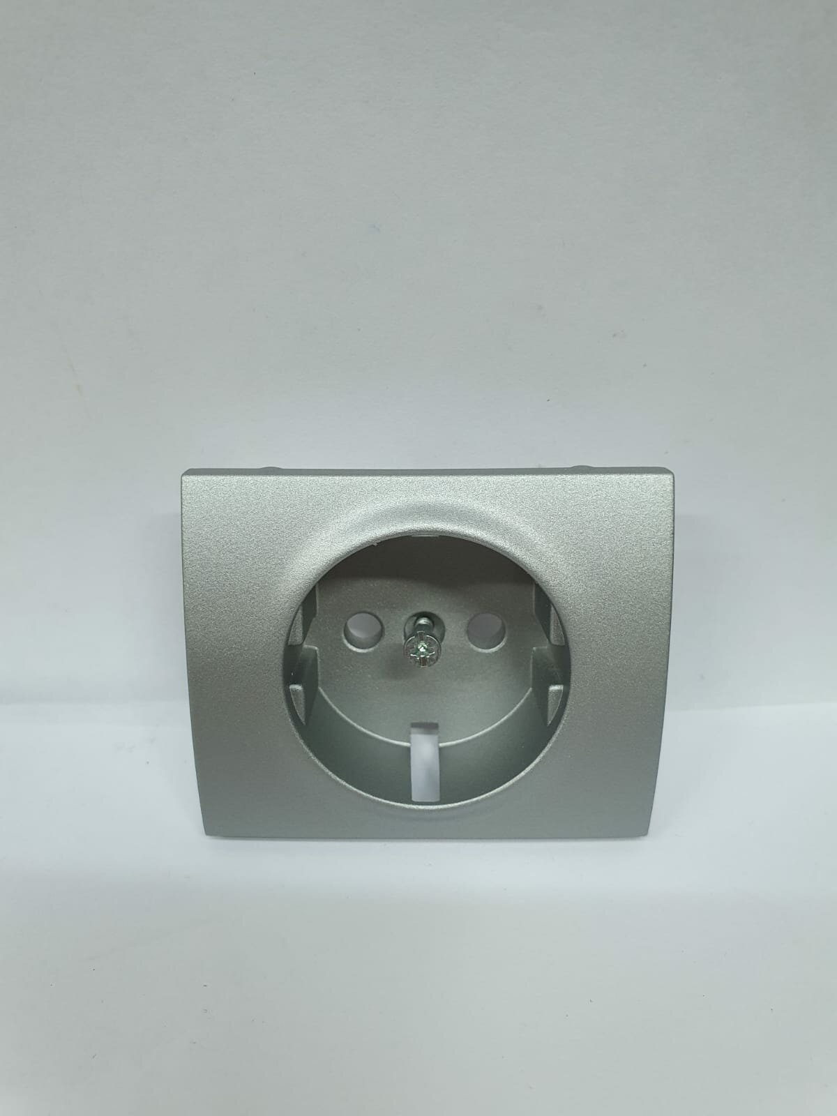 Накладка розетки Legrand "Galea Life" L771320, алюминий, заземление