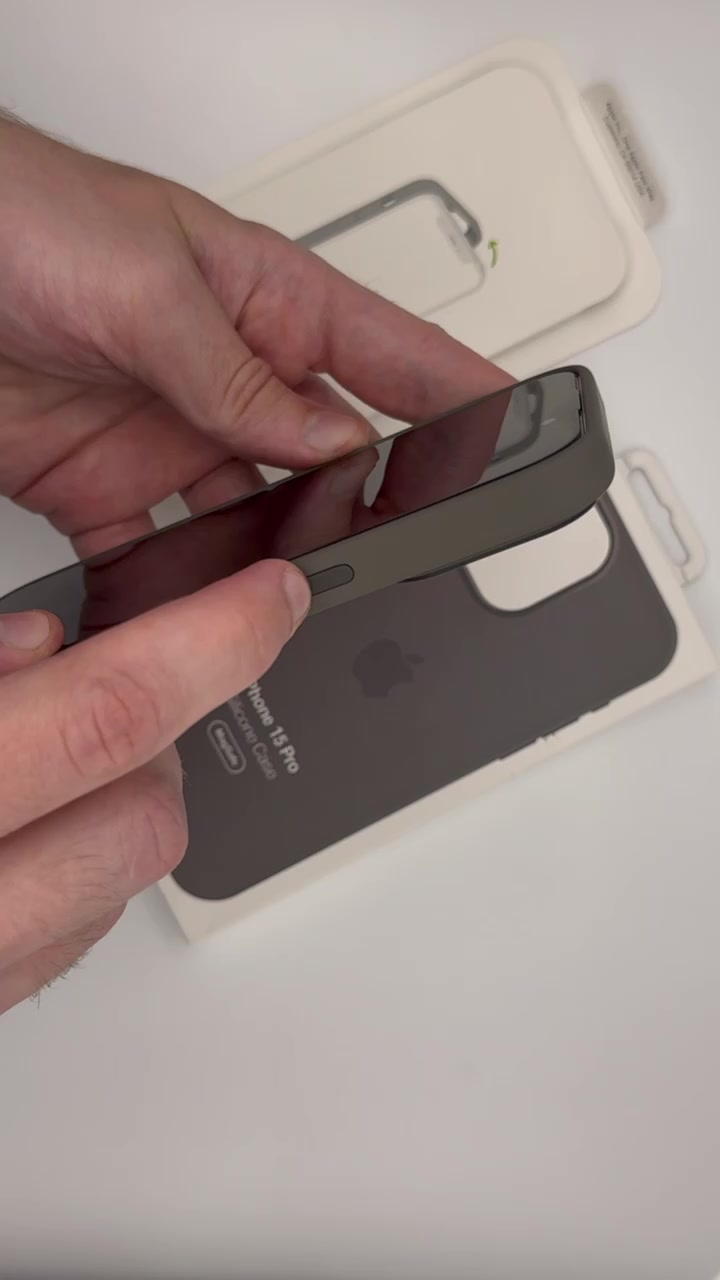 Чехол силиконовый MagSafe для iPhone 15 Pro Black с анимацией NFC, Silicone case MagSafe для айфон 15 про - Чёрный — фото 1