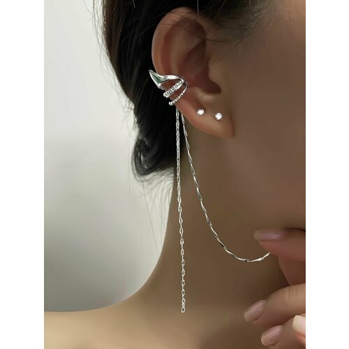 фото Серьги каффы, кристаллы swarovski, размер 11 мм, серебряный нет бренда