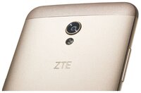 Смартфон ZTE Blade V7 серебристый