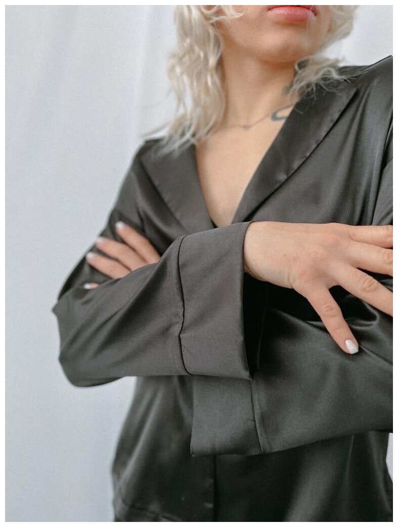 Пижама женская шелковая со штанами и рубашкой домашняя для дома и сна халат - фотография № 3