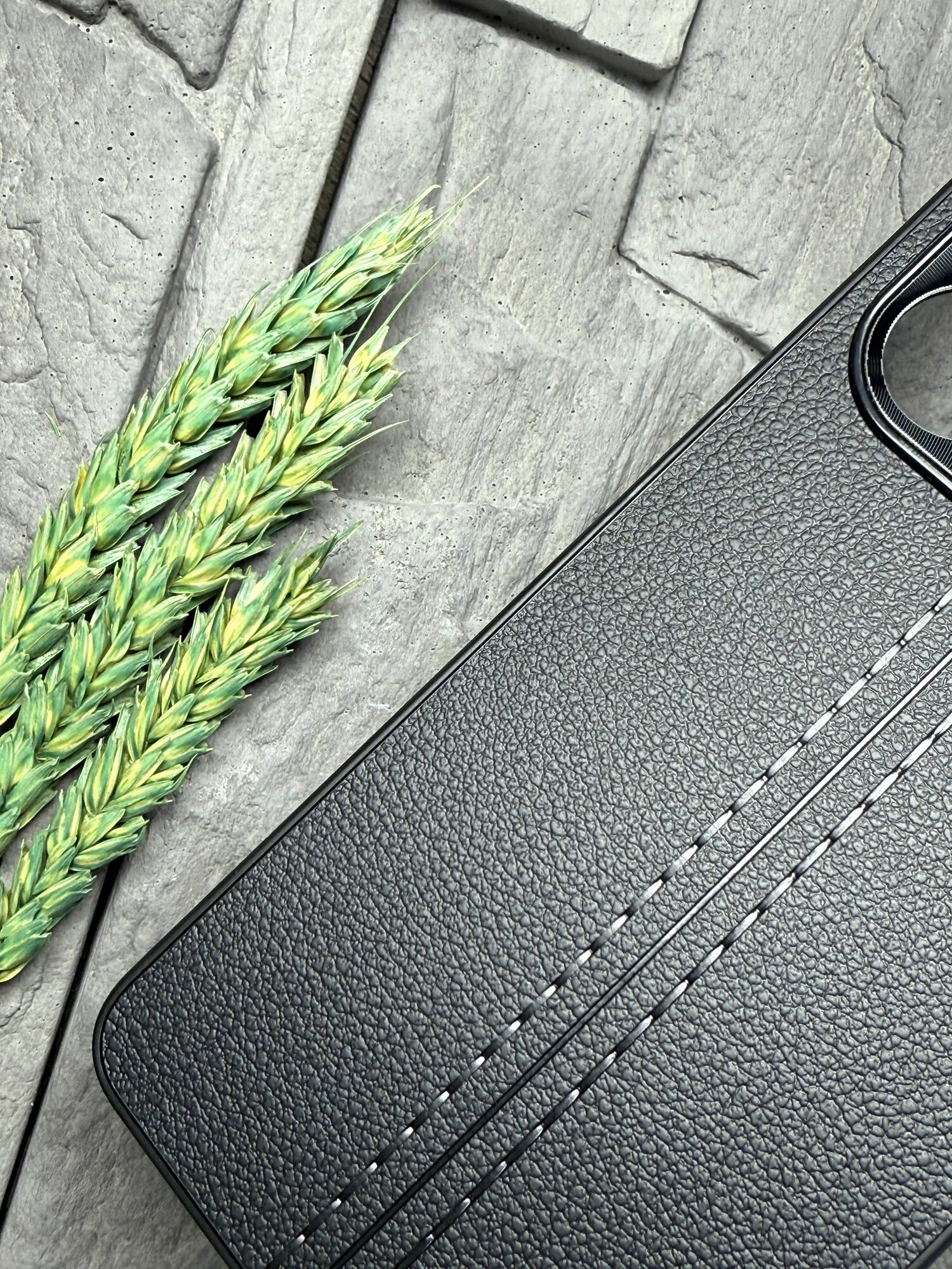 Чехол противоударный для Oppo A5 Pro ( Оппо А5 Про ) с защитой камеры, текстура кожи, черный — фото 1
