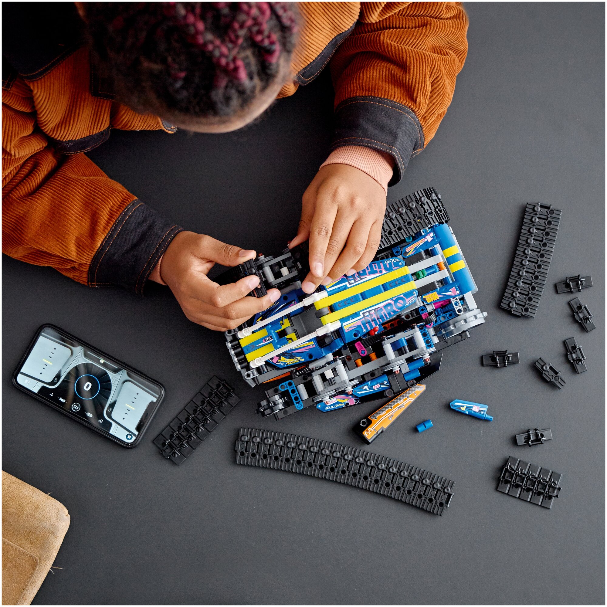 Конструктор LEGO Technic 42140 "Машина-трансформер на дистанционном управлении" - фото №10