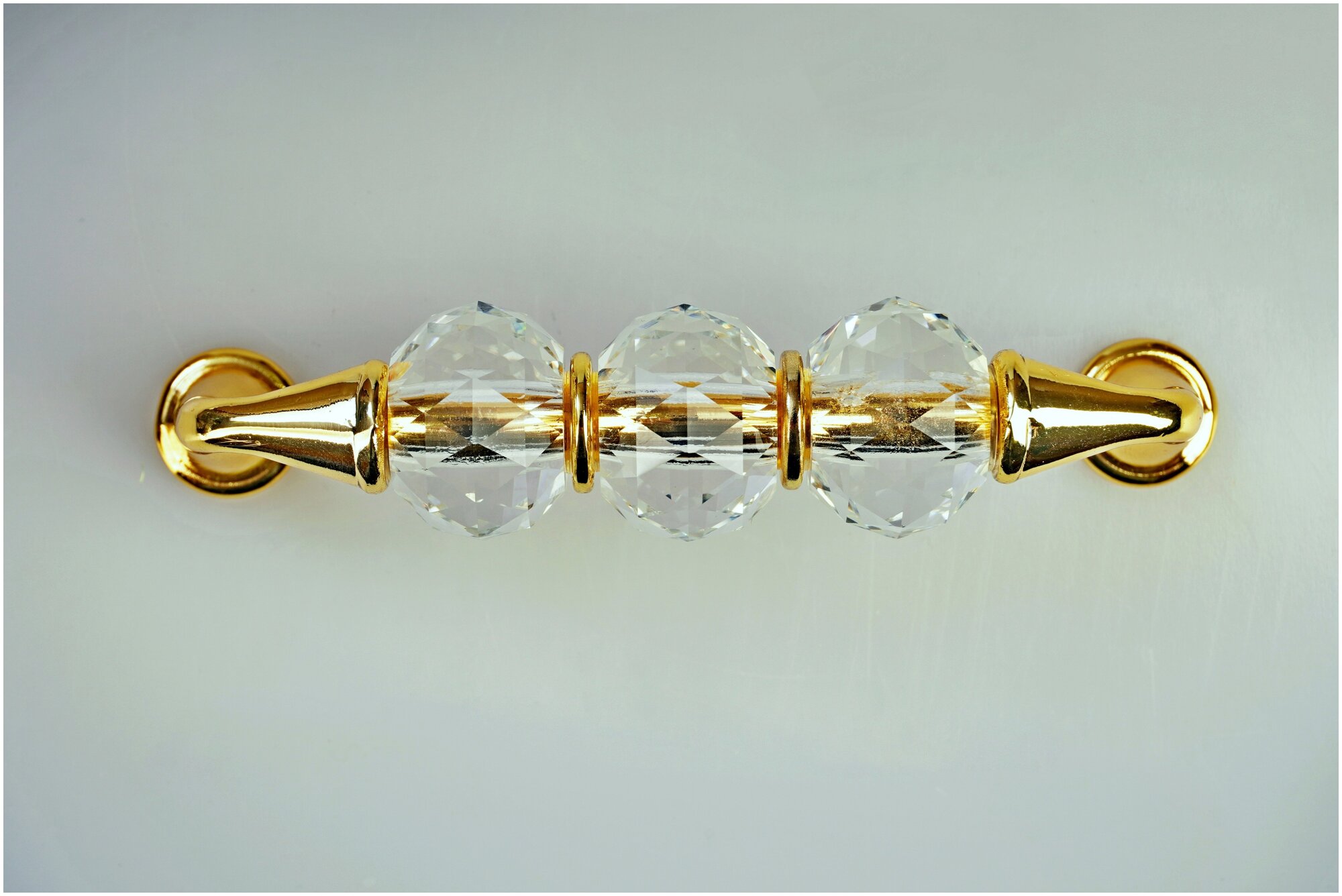 Мебельная ручка скоба 96 мм, металл, цвет - золото / стекло, форма - кристаллы - фотография № 2