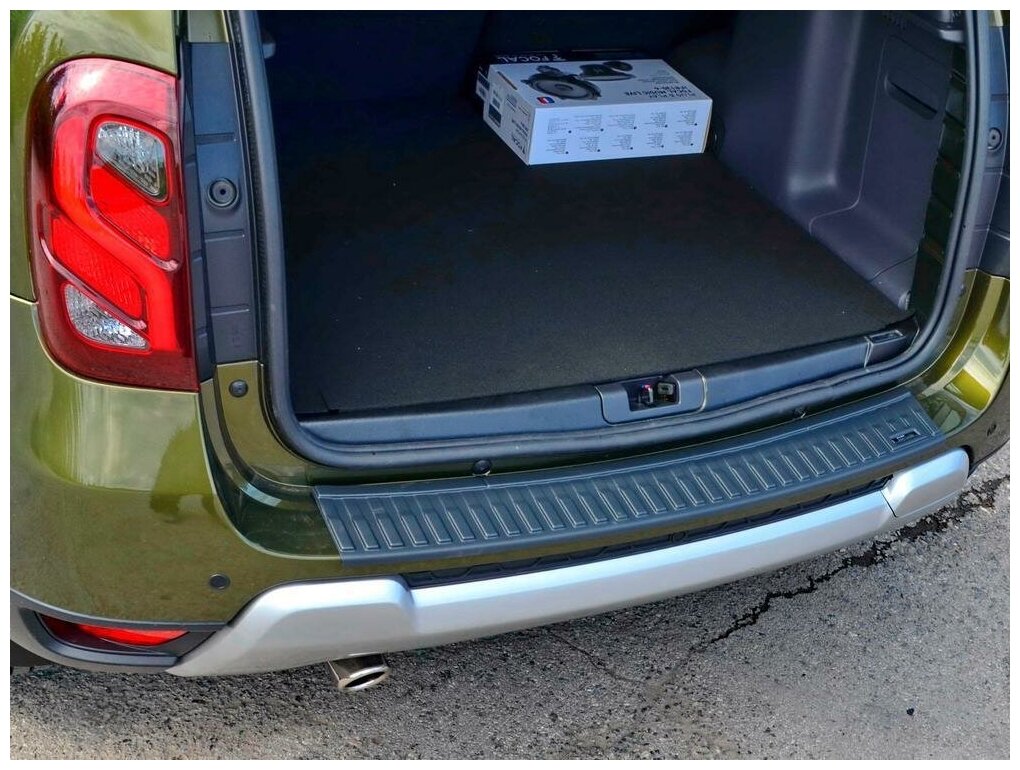 Защитная накладка в проем багажника CUBECAST для Renault Duster / Рено Дастер 2010-2019 чехол на порожек АБС пластик | Детали интерьера аксессуары