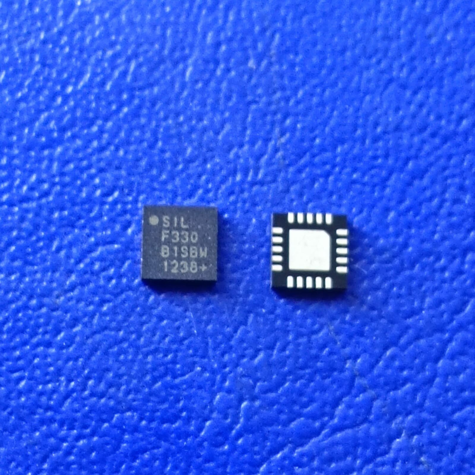 Микроконтроллер SILF330 C8051F330 /QFN-20 (арт.78735)