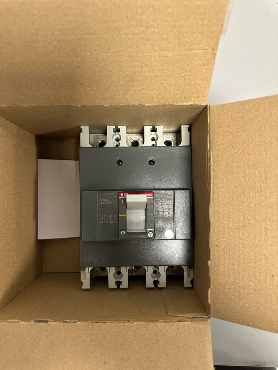 Выключатель автоматический 3п A2C 250 TMF 160-1600 3p F F ABB 1SDA070334R1 Оригинал